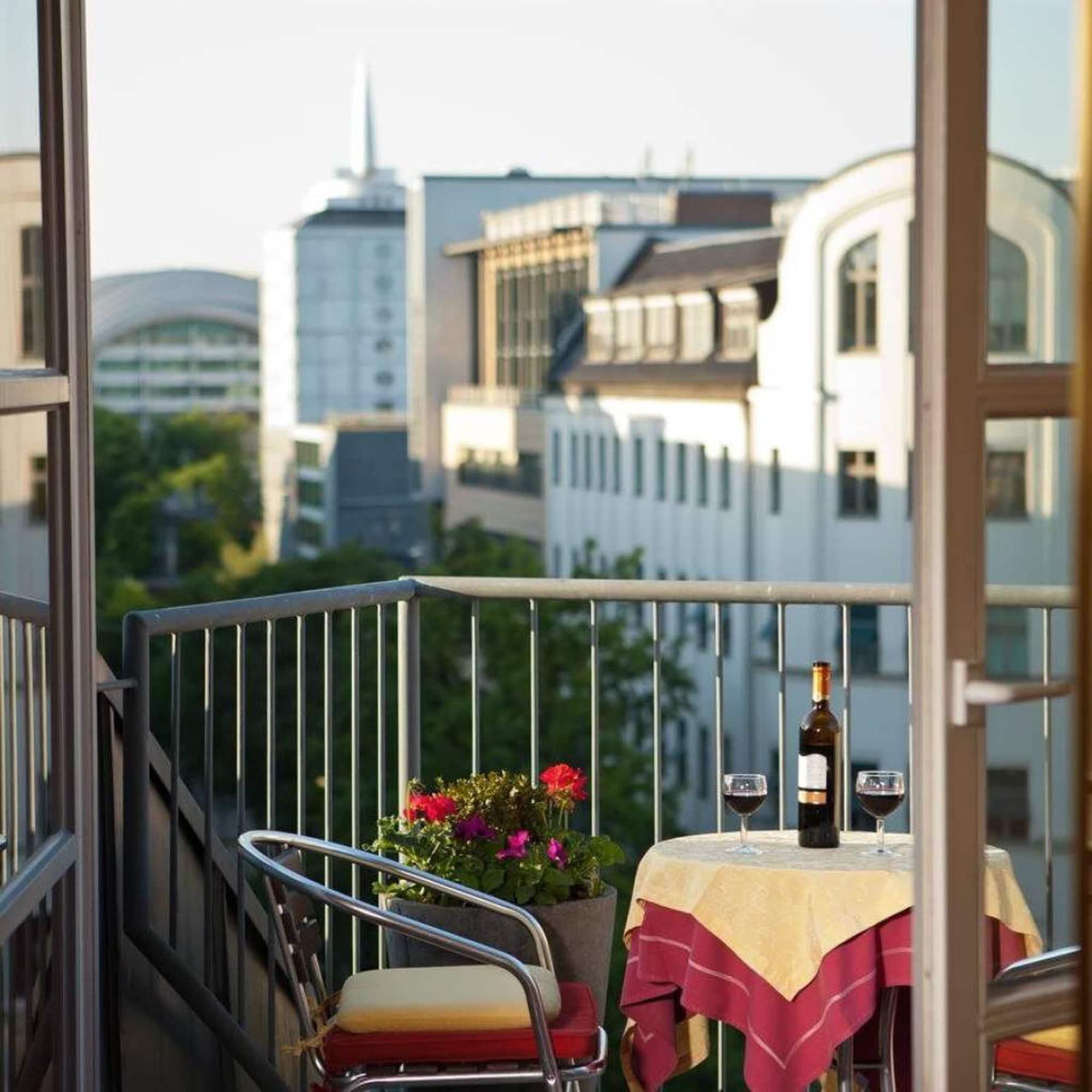 Augusta Am Kurfürstendamm 3*