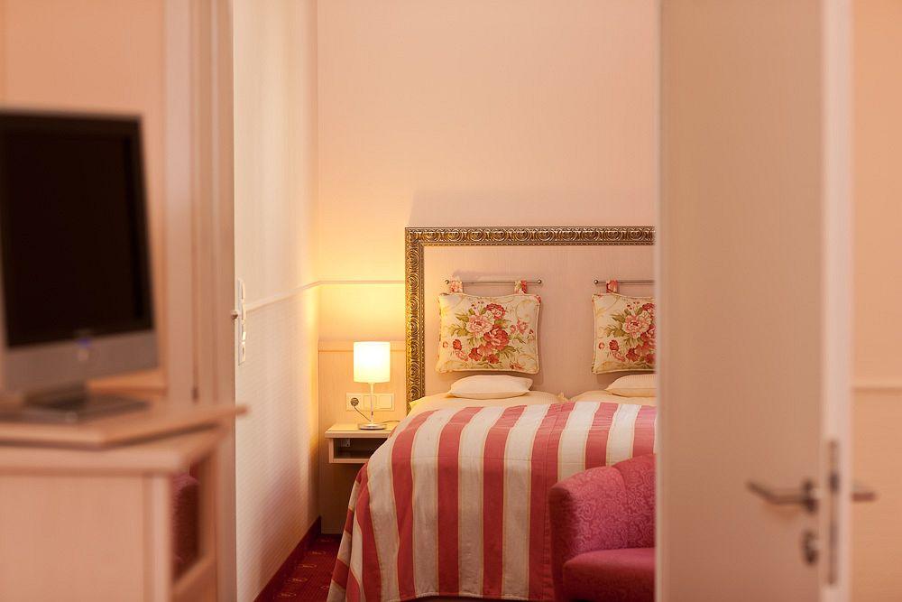 Augusta Am Kurfuerstendamm Berlino