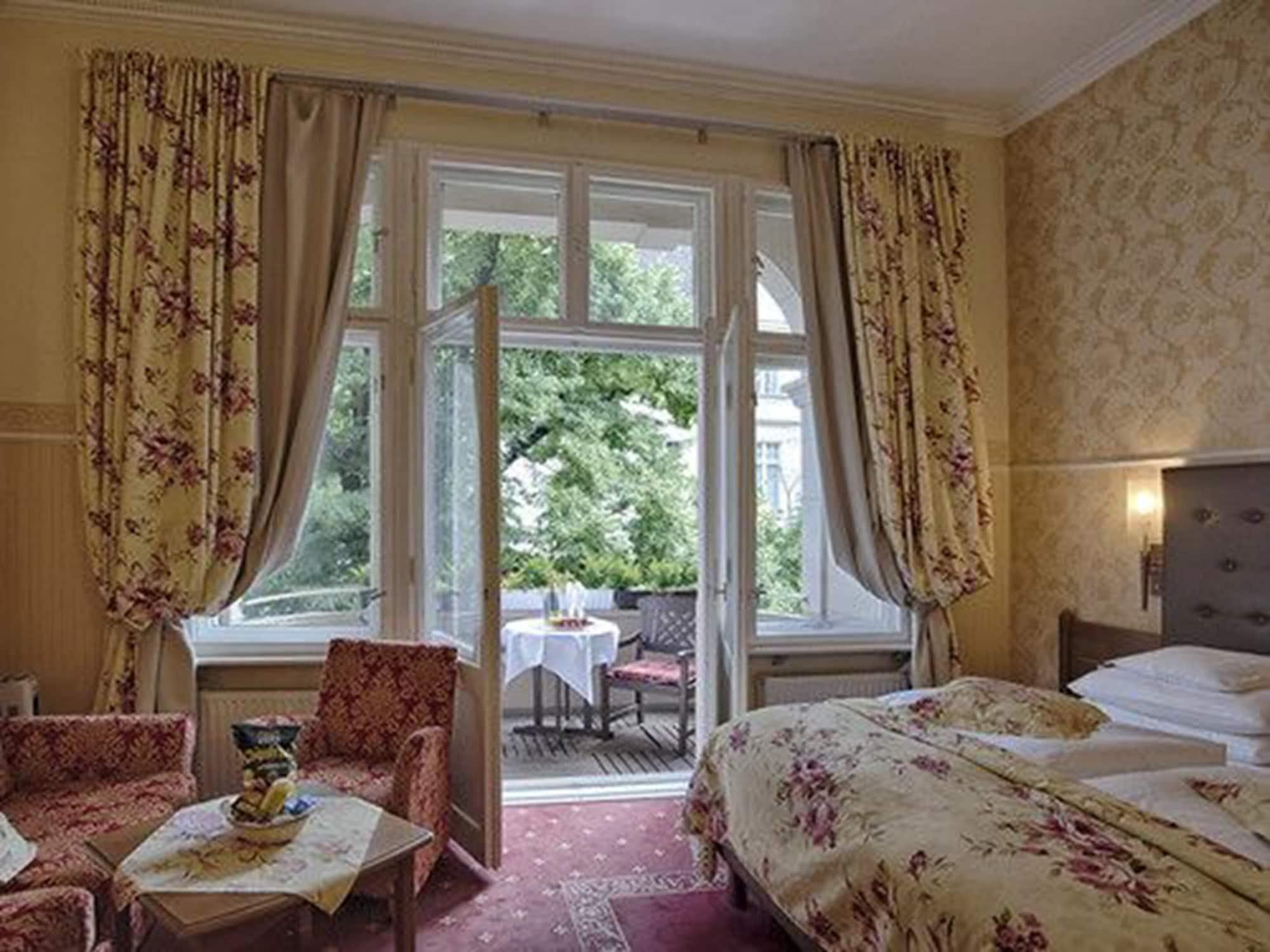 Augusta Am Kurfuerstendamm 3* Berlino