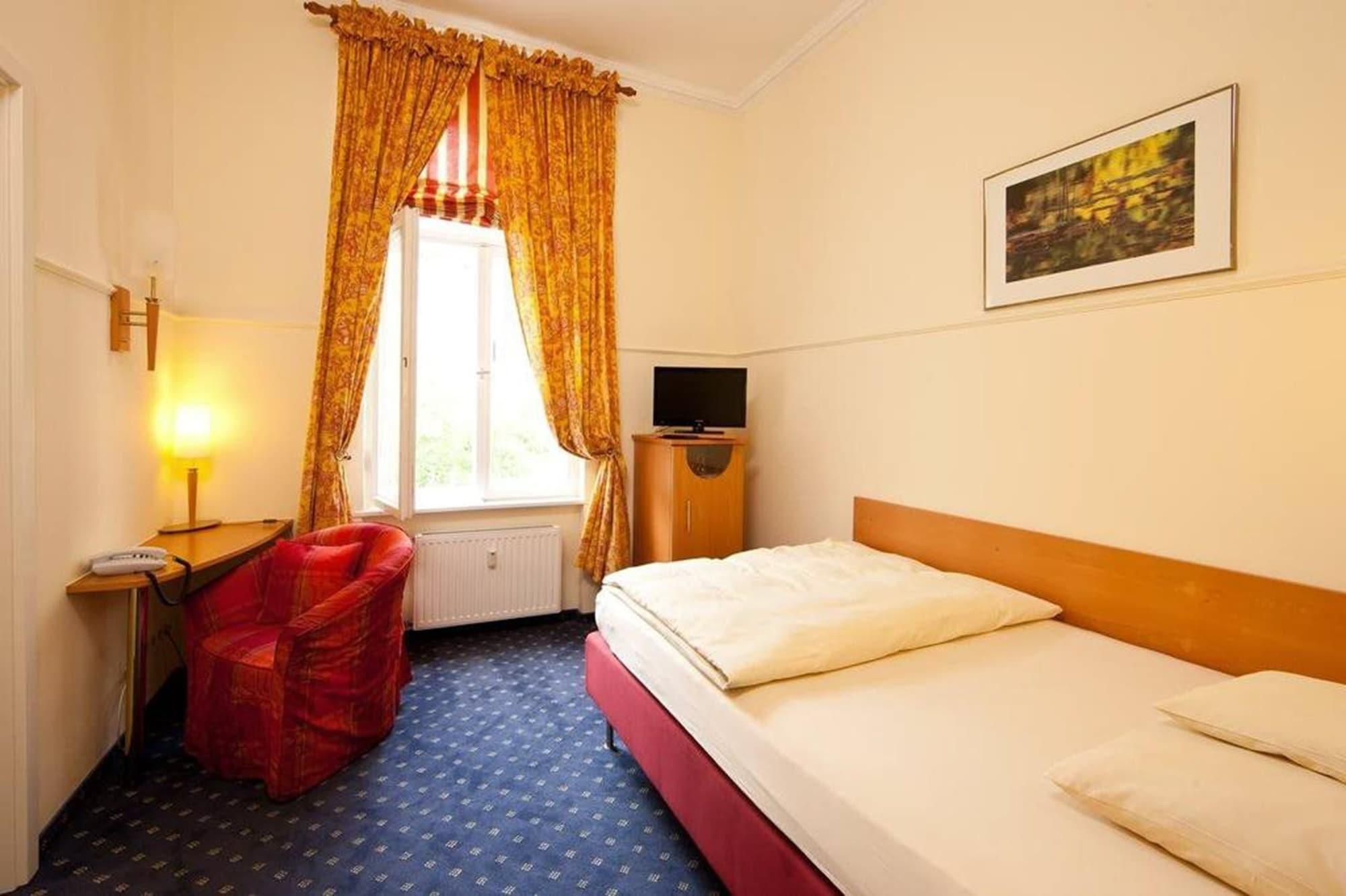 Augusta Am Kurfuerstendamm Berlino